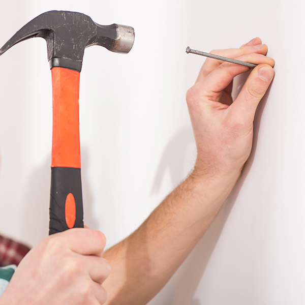 Using broadhead nails to hang your canvas art